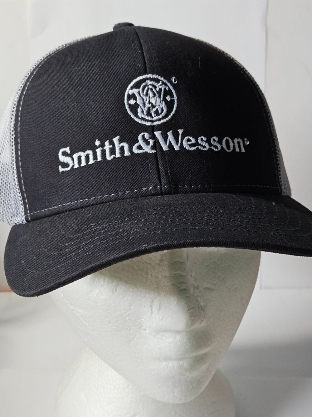 Smith & Wesson Hat Mens Adjustable Trucker Cap Black White Mesh Snapback Logo
